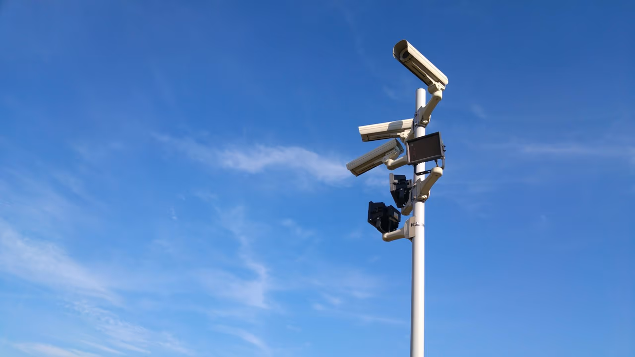 Jak wdrożyć monitoring CCTV w firmie – przewodnik